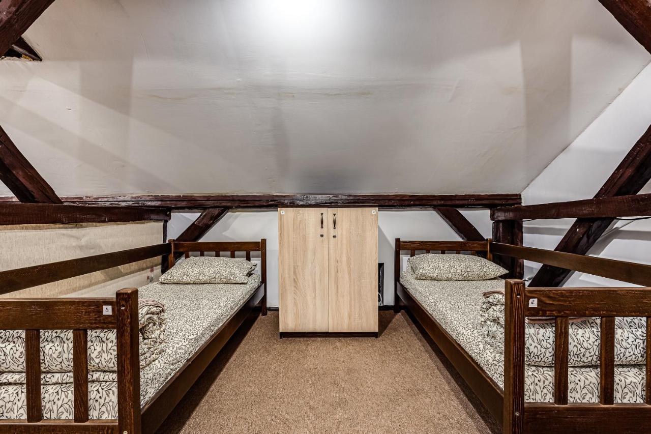 Hostel Seven Lwów Zewnętrze zdjęcie