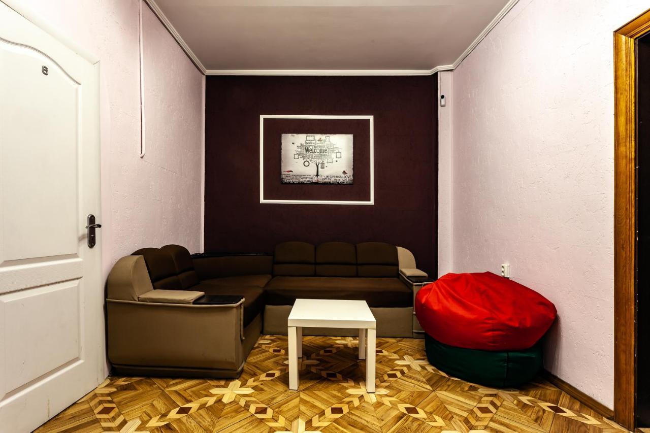 Hostel Seven Lwów Zewnętrze zdjęcie