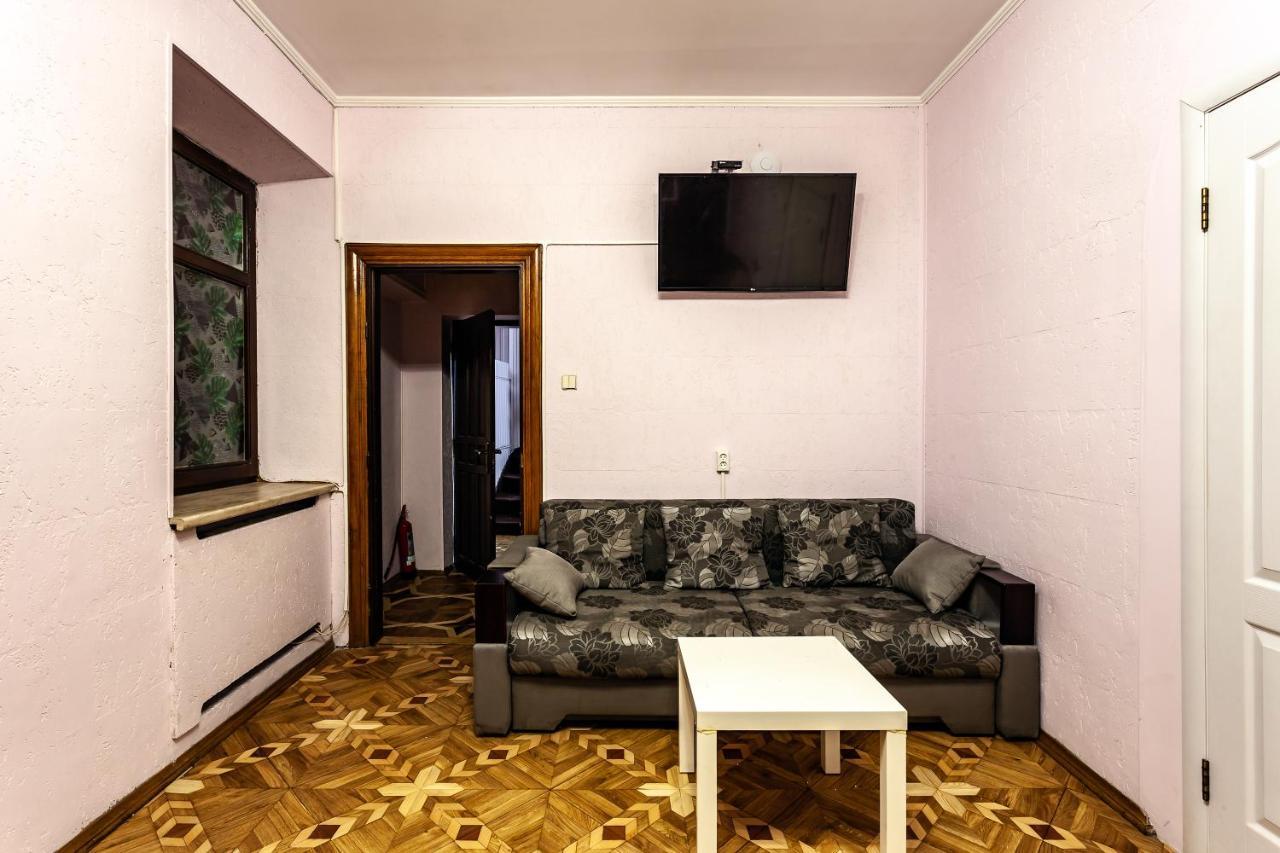 Hostel Seven Lwów Zewnętrze zdjęcie