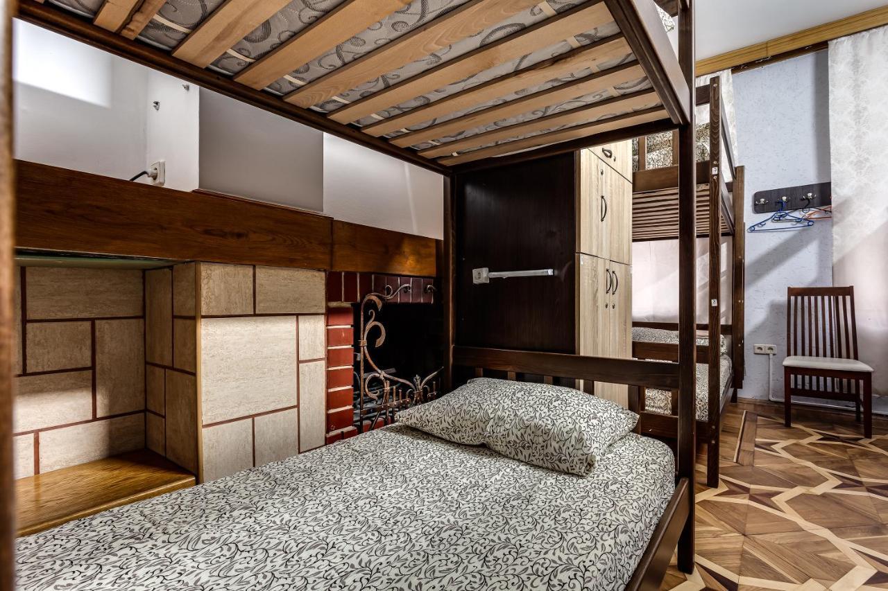 Hostel Seven Lwów Zewnętrze zdjęcie