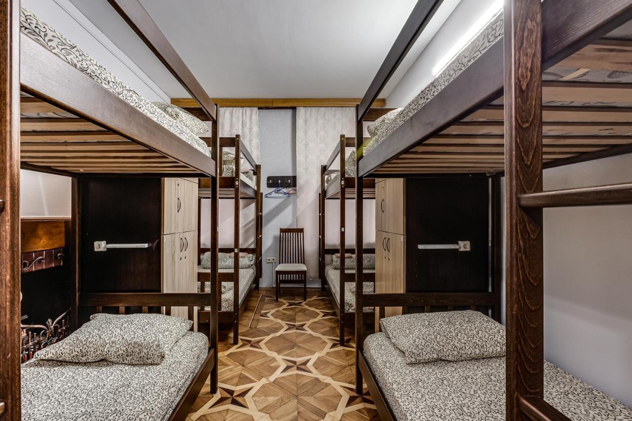 Hostel Seven Lwów Zewnętrze zdjęcie