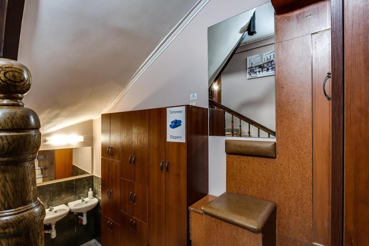 Hostel Seven Lwów Zewnętrze zdjęcie