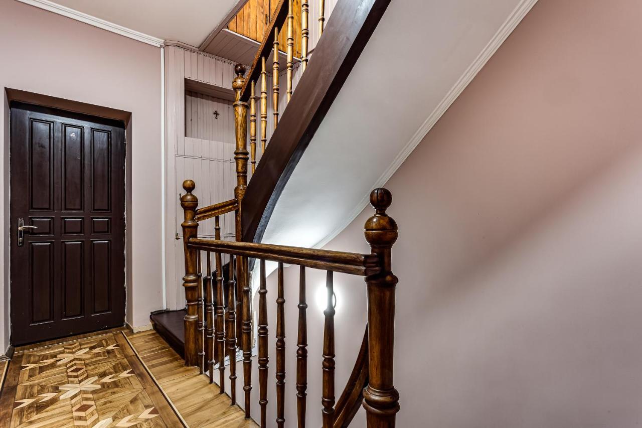 Hostel Seven Lwów Zewnętrze zdjęcie