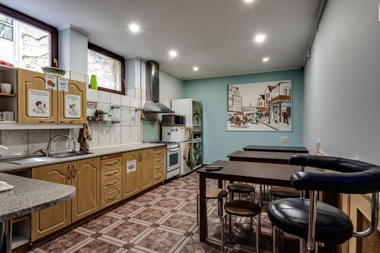 Hostel Seven Lwów Zewnętrze zdjęcie