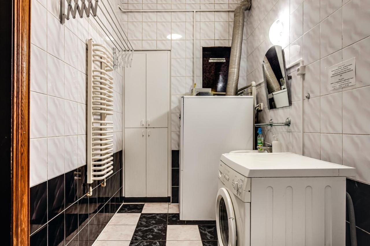 Hostel Seven Lwów Zewnętrze zdjęcie